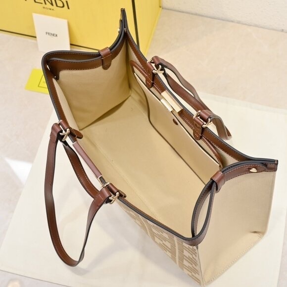 Fendi Shoulder-Tote Bag - Picture 8 of 8